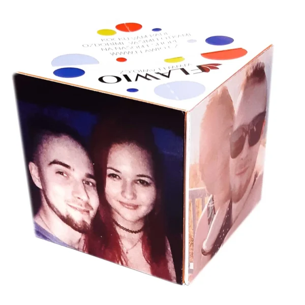 kartka-z-konfetti-foto Strzelająca kartka z konfetti i czekoladą